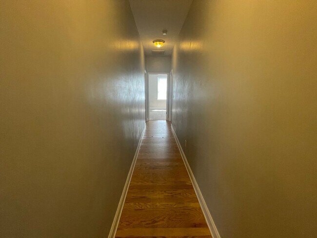 Building Photo - 375 Lullwater Dr
