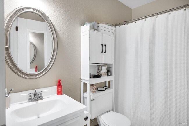 Building Photo - 18823 Beatrice Dr