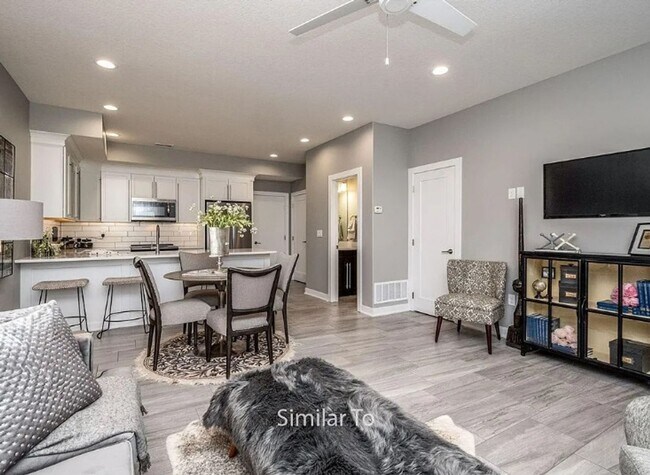 Building Photo - Spacious newer townhouse, 3BR and 2.;5 baths in Waukee, IA