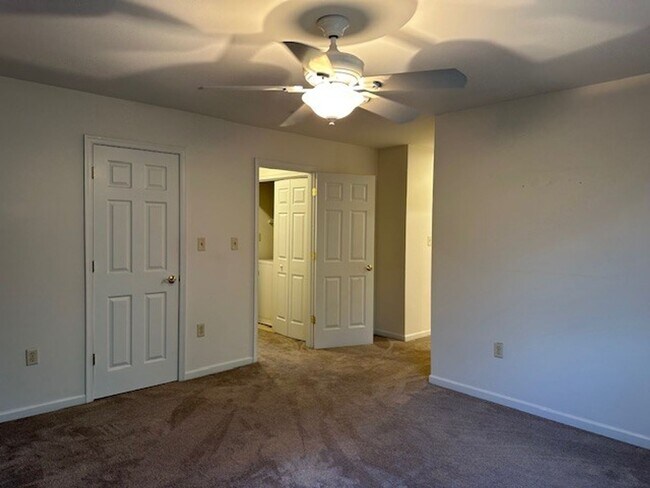 Building Photo - 5035 Mendenhall Dr.