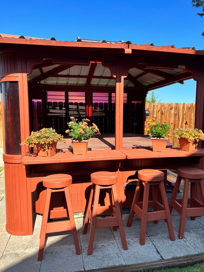 Building Photo - Gorgeous home at end of cul-de-sac with RV parking and views