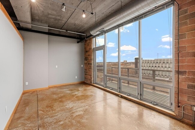 Building Photo - 901 N 3rd St