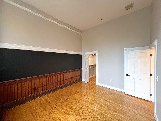 Building Photo - 27 Hillside Pl