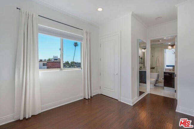 Building Photo - 1316 Amherst Ave