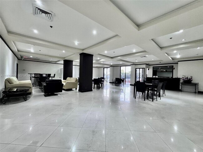 Building Photo - 8877 Collins Ave