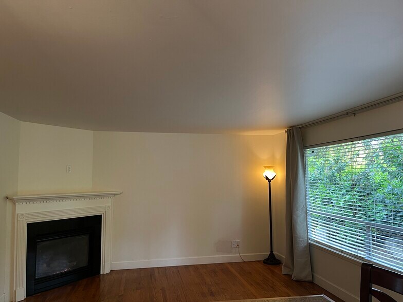 Building Photo - 723 K St SE
