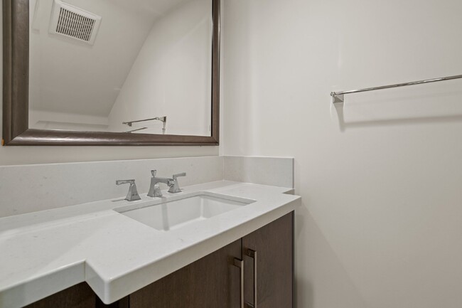 Building Photo - Contemporary luxury in a prime beachside l...