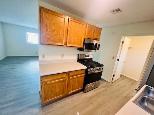 Building Photo - 826 E Waverly St