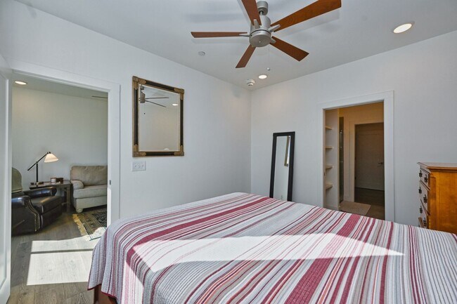 Building Photo - **2022-BUILT CONDO IN THE HEART OF WEDGEWOOD-HOUSTON WALKING DISTANCE TO GEODIS PARK**