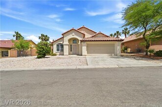 Building Photo - Beautiful single-story home featuring 3 bedrooms