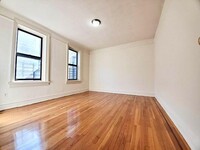 Building Photo - 3 bedroom in BRONX NY 10463