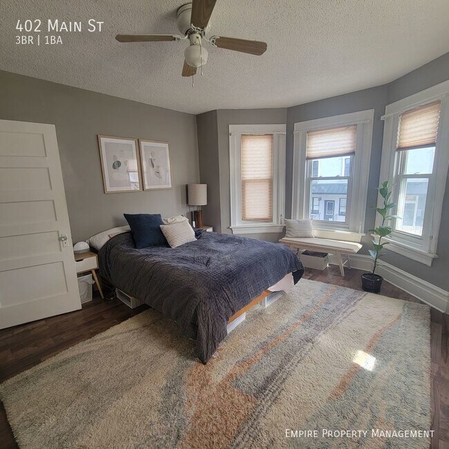 Building Photo - 3 Bedroom / 1 bathroom Home in Hellertown!!