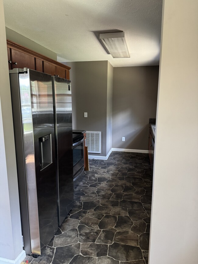 Building Photo - 2107 Century Ave SE