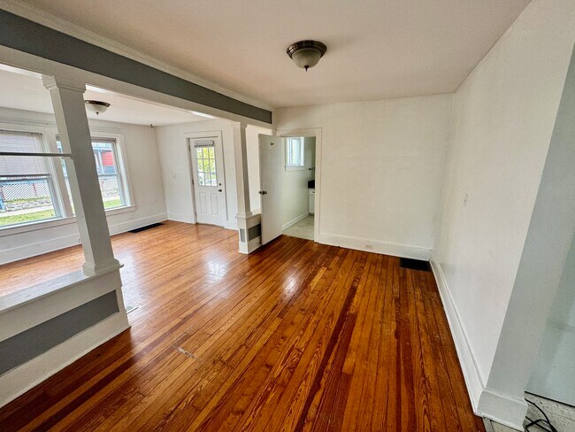 Building Photo - 12 Fairbanks St NE