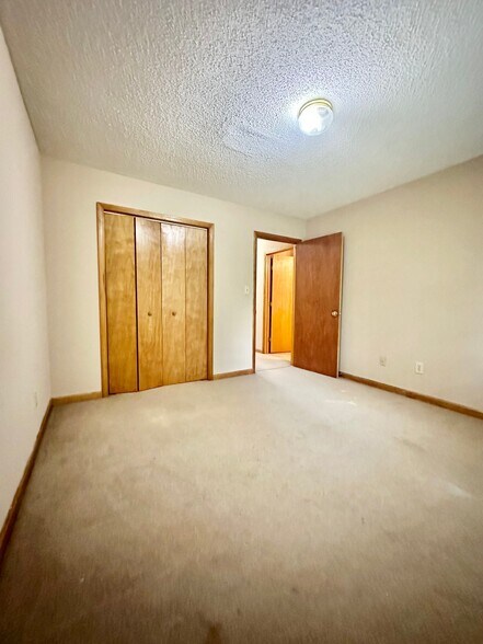Building Photo - 109 Mountain View Dr