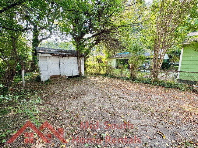 Building Photo - 1536 Brookins St