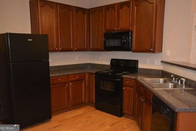 Building Photo - 142 Brookview Dr