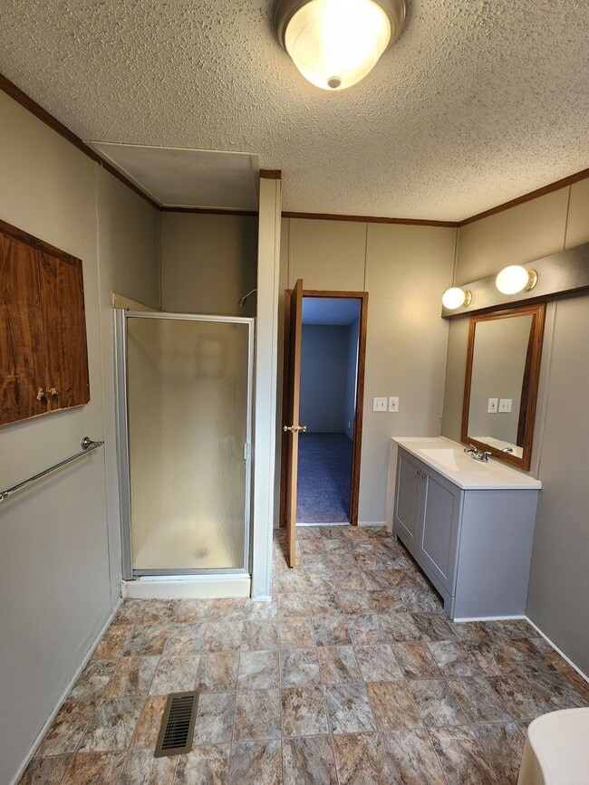 Building Photo - 7965 E Oglethorpe Hwy