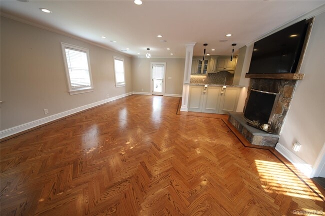 Building Photo - 20 Annadale St