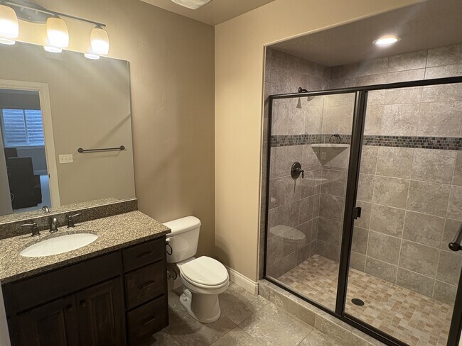 Building Photo - 431 N Fairway Dr