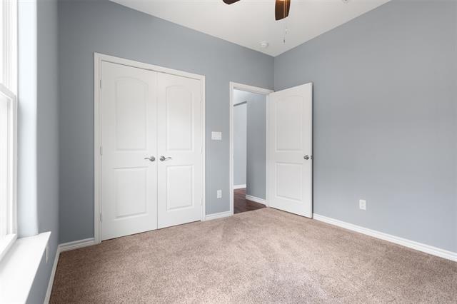 Building Photo - 652 River Garden Dr