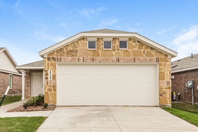 Building Photo - 1718 Crossbill St