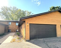 Building Photo - 632 Saxonwood Rd