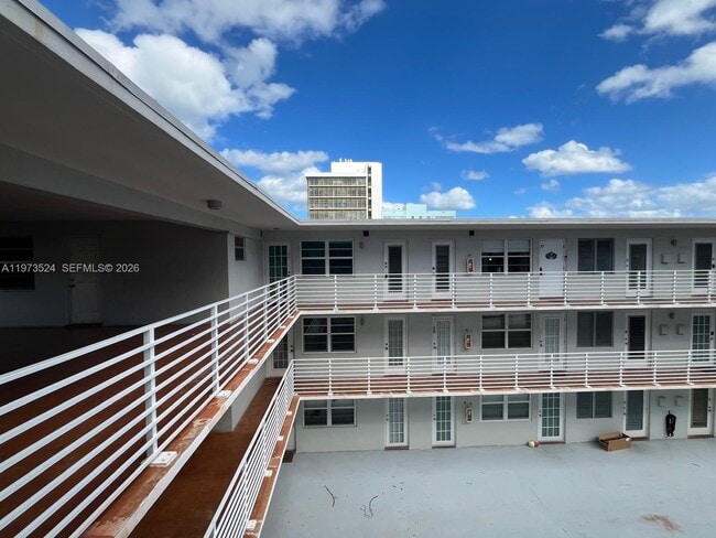 Building Photo - 1698 Jefferson Ave