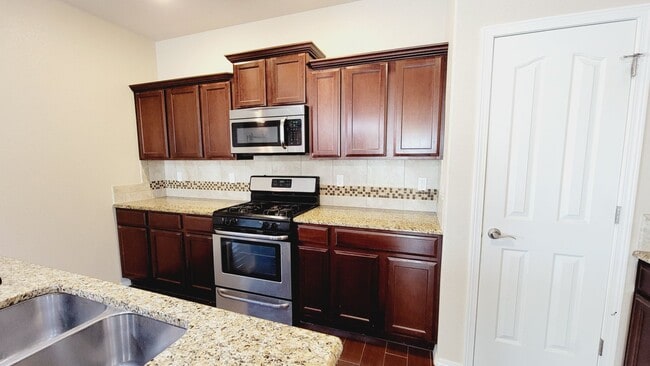 Building Photo - 7453 Eagle Vista Dr
