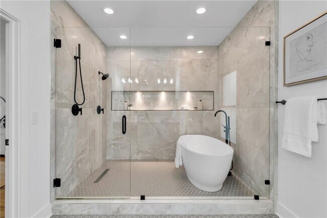 Building Photo - 976 Dunning St SE