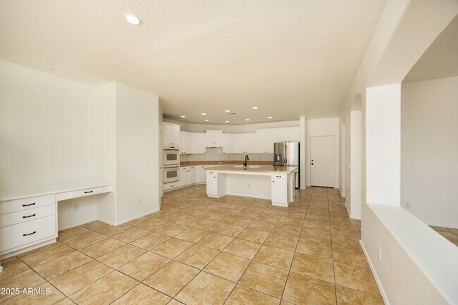 Building Photo - 18546 E Oak Hill Ln
