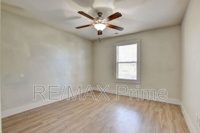 Building Photo - 8028 Glade Rd