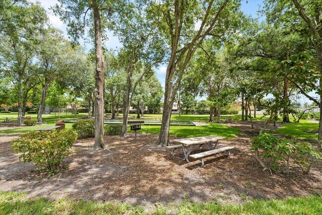 Building Photo - 2320 Saratoga Bay Dr