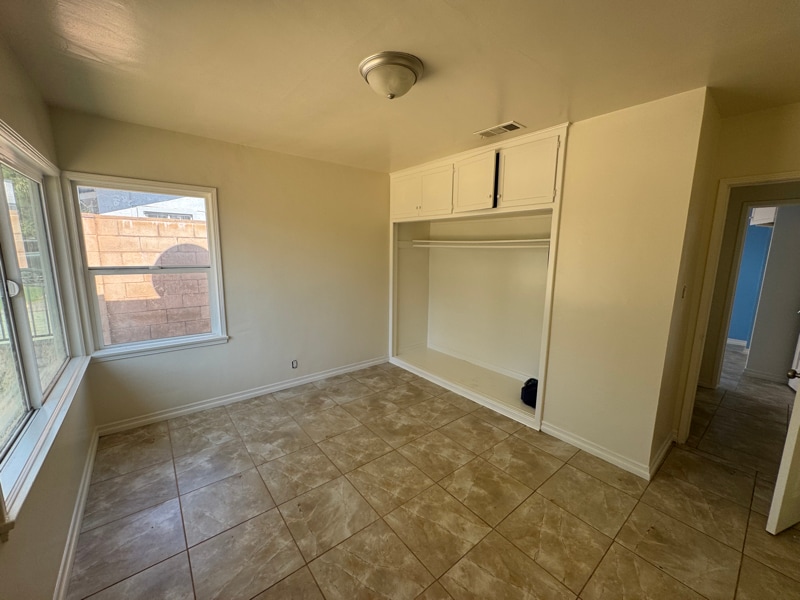 Building Photo - 735 Ramona Ave N