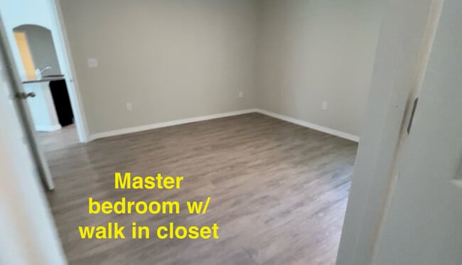 Building Photo - 9386 N Ashbury Dr