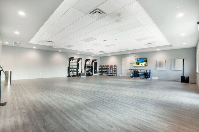 Building Photo - 14081 Heritage Landing Blvd
