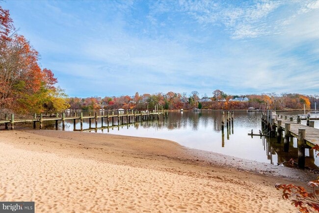 Building Photo - 2942 S Haven Dr