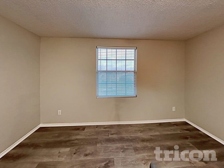 Building Photo - 2904 Crimson Clover Dr