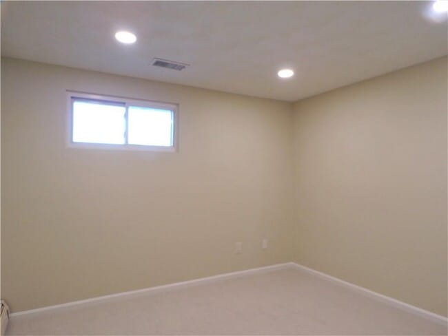 Building Photo - 144 Edaville Ct