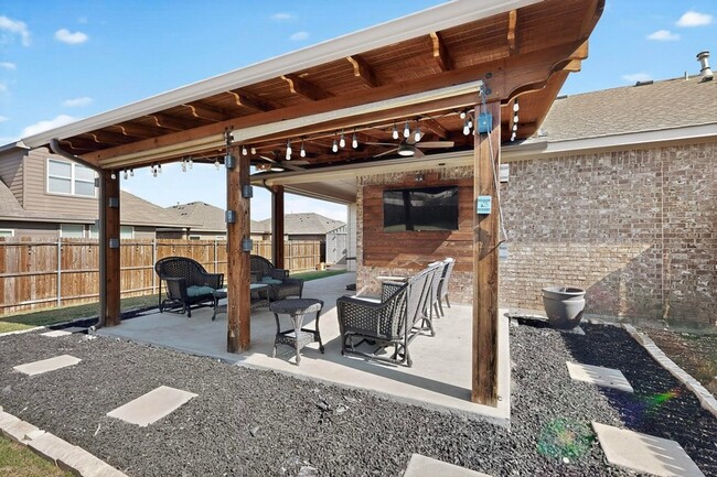 Building Photo - 1801 Velarde Rd