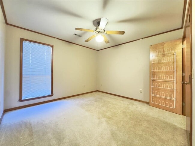 Building Photo - 2368 E Kantz Ln S