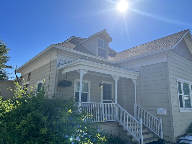 Building Photo - 576 Military E