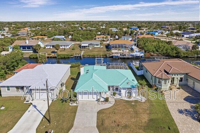 Building Photo - 18662 Arapahoe Cir