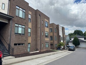 Building Photo - Great Studio in the Heart of Nashville