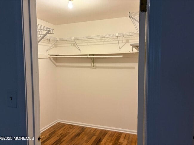 Building Photo - 61 S Manor Ct