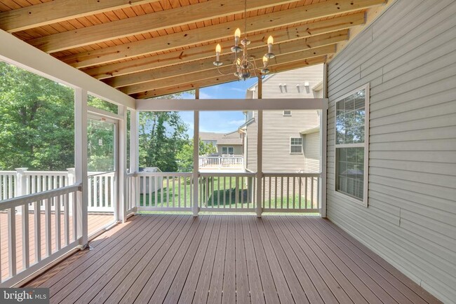 Building Photo - 8008 Hubble Dr