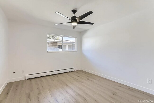 Building Photo - 1632 Chester St