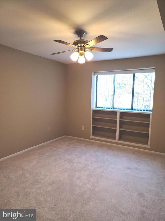 Building Photo - 2068 Royal Fern Ct