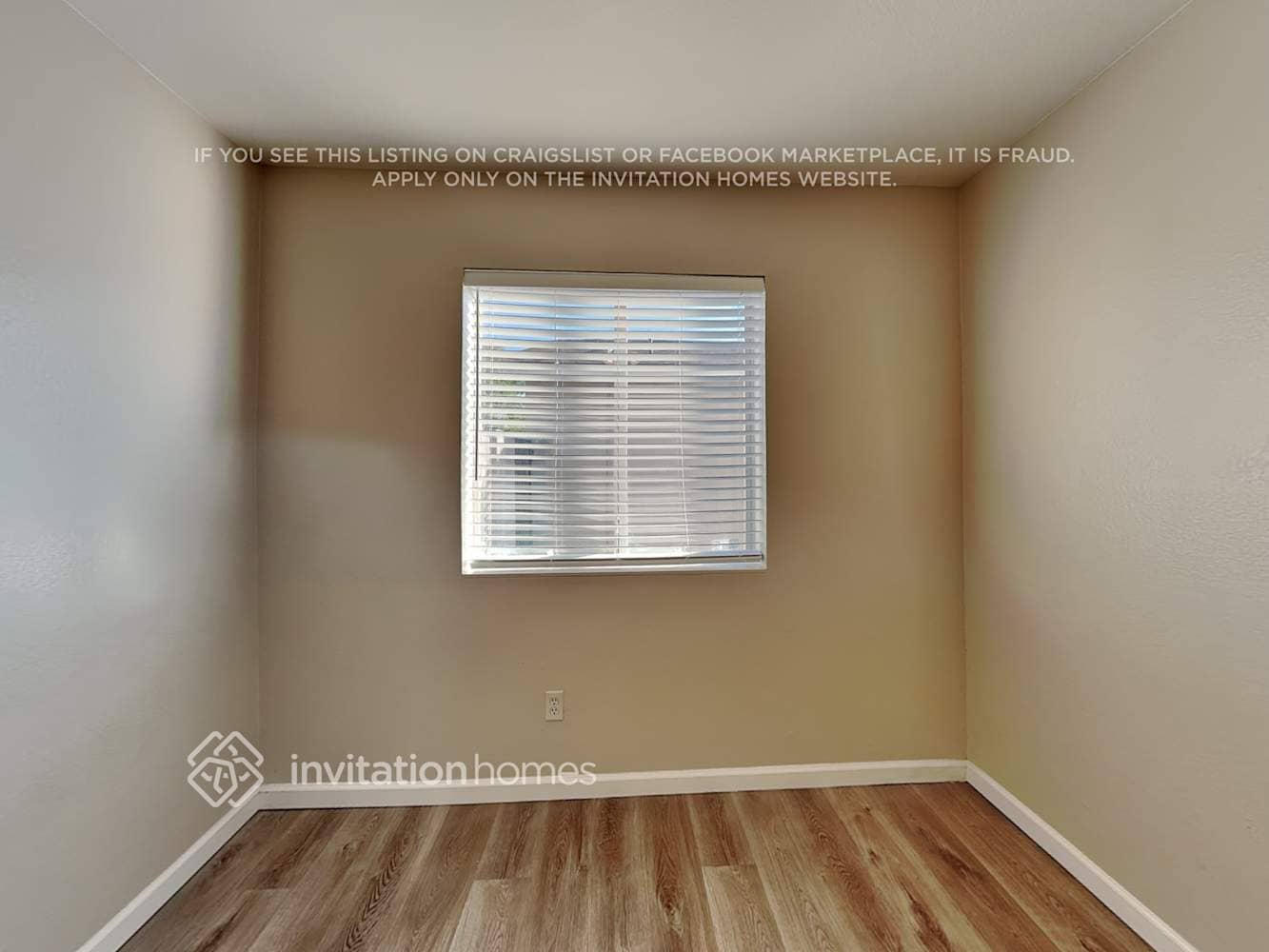 Building Photo - 10219 N 89th Ave