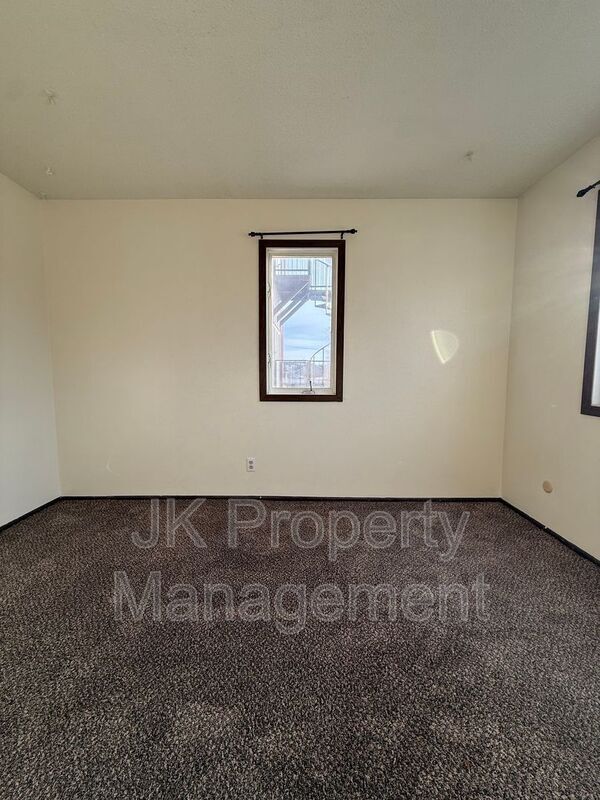 Building Photo - 2300 14th Ave S